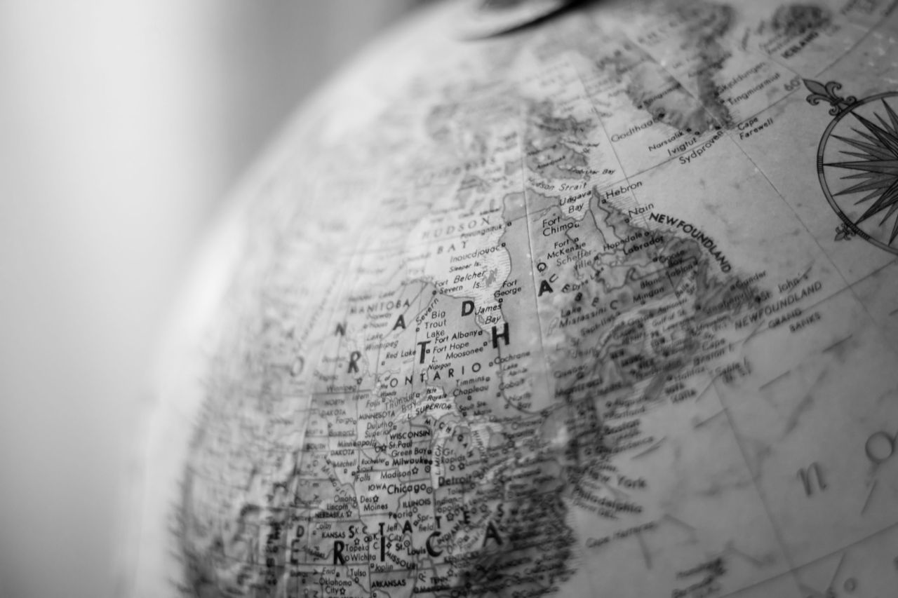 Old Globe, selective focus over Ontario, Chicago, American midwest
